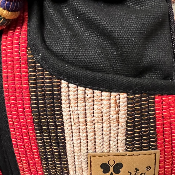 BNWT XIU BRAND CROSSBODY SHOULDER BAG W/. MANY POCKETS & BOTTOM ZIP EXPANSION - Picture 5 of 9